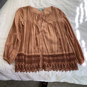 NWOT She & Sky boutique brand ladies blouse Small